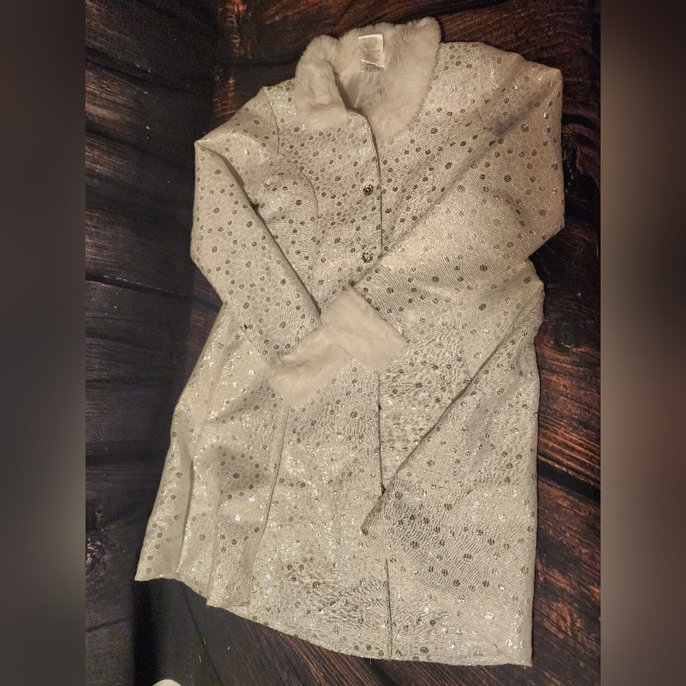 Girls Size 6x Whit and Silver Christmas Coat